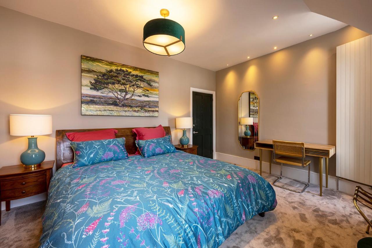 Luxury Central Home - Parking & Ev Point, Superking Bed Κάντεμπερι Εξωτερικό φωτογραφία